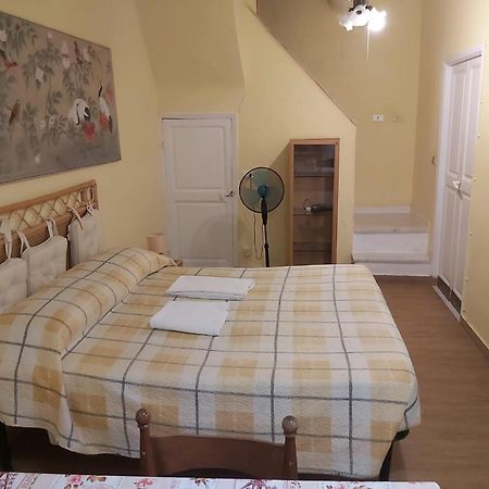 Luisa Rooms 2 - Apartment In The Heart Of 韦尔纳扎 外观 照片