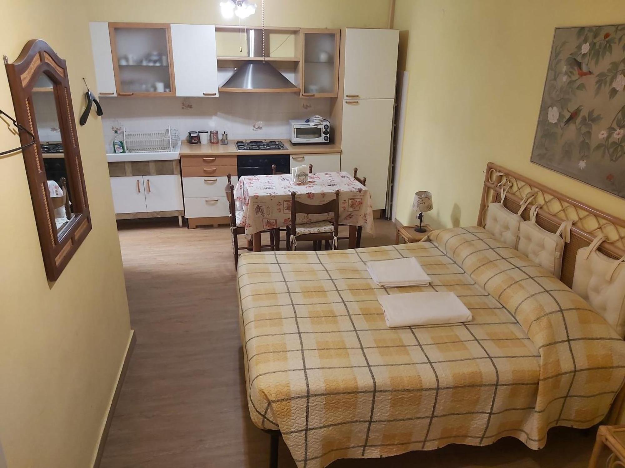 Luisa Rooms 2 - Apartment In The Heart Of 韦尔纳扎 外观 照片
